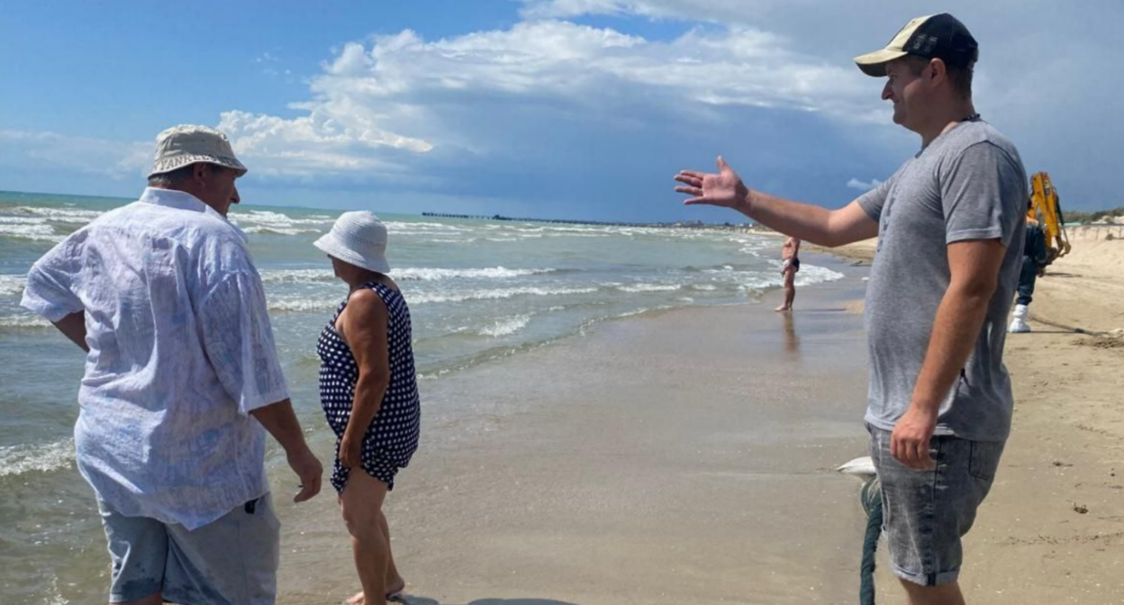 In the summer, vacationers were warned about the ban on swimming in Anapa. Screenshot from Anapa City Hall, June 25, https://t.me/anapaofficial/31347