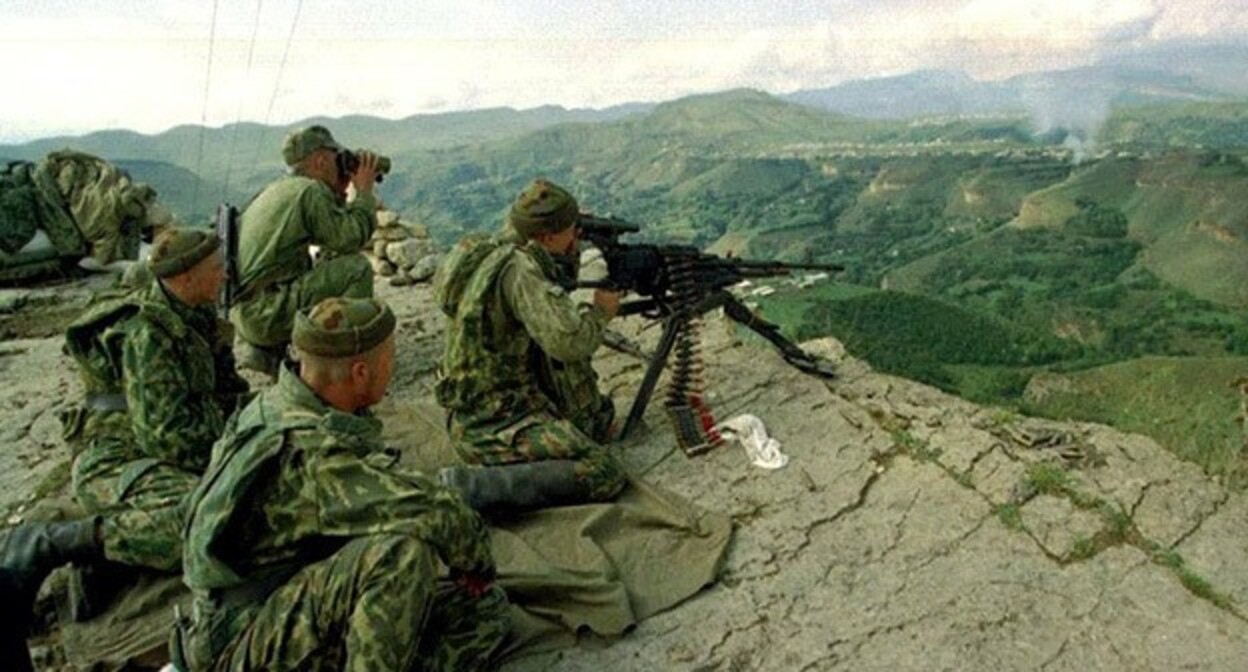 Participants in the fighting in Dagestan in 1999. Photo: https://derbentmuseum.ru/nauchnaya-deyatelnost/vtorzheniya-boevikov-v-dagestan-v-1999-godu/
