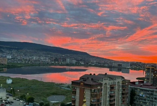 Makhachkala. Screenshot from Yandex.Maps https://yandex.ru/maps/org/mechet_imeni_ali_khadzhi_akushinskogo/231878760168/panorama/?ll=47.554475%2C42.958692&panorama%5Bdirection%5D=-137.400000%2C10.000000&panorama%5Bfull%5D=true&panorama%5Bpoint%5D=47.554787%2C42.958910&panorama%5Bspan%5D=0.000000%2C0.000000&z=15