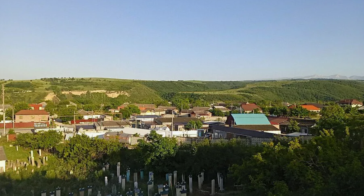The village of Novokuli. Photo screenshot from https://ru.wikipedia.org/wiki/Новокули#/media/