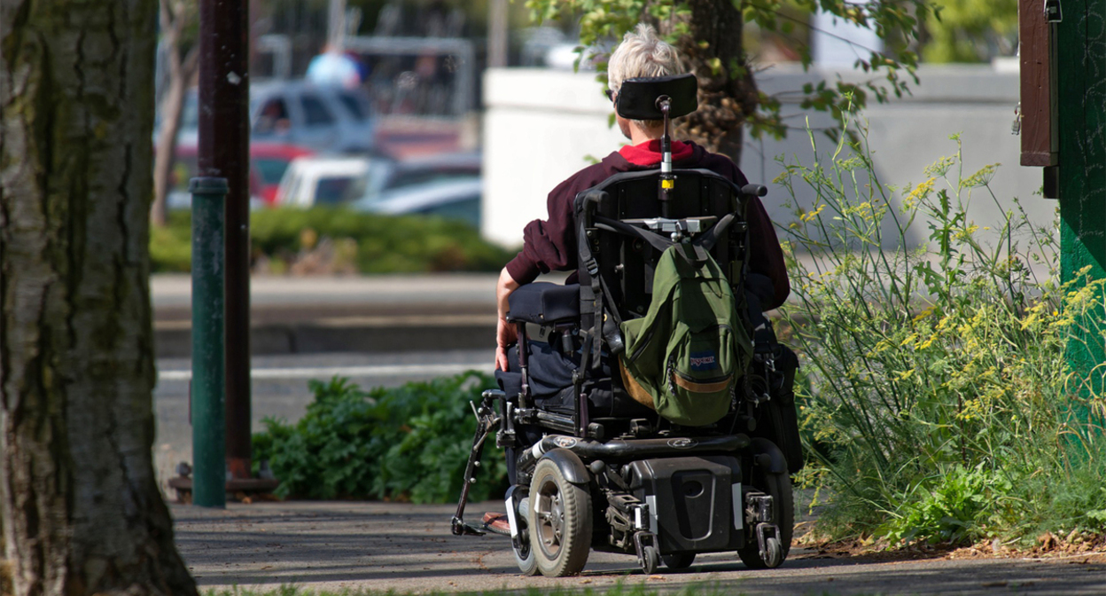 A man in a wheelchair. Photo: pixabay.com