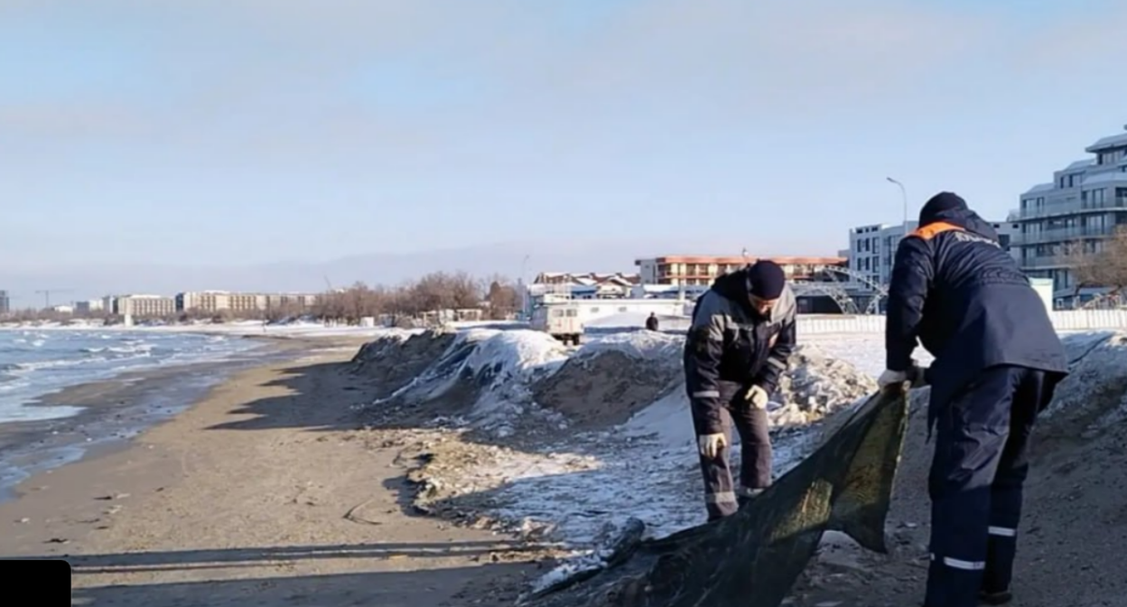 The situation at a beach in Kuban. Screenshot from the Krasnodar Krai Emergency Response Center, January 23, 2026, https://t.me/opershtab23/14901.