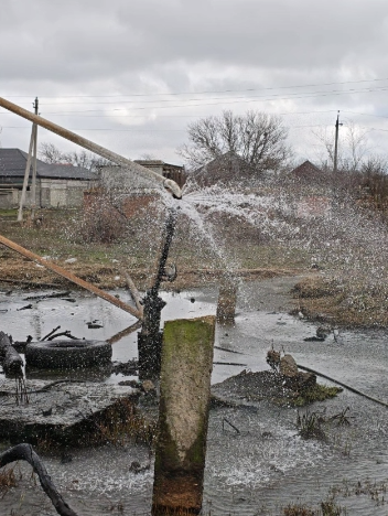 A still of a punctured water supply tank in the village of Turumovka, Dagestan. Photo: "Chernovik" 2.0 / Telegram channel