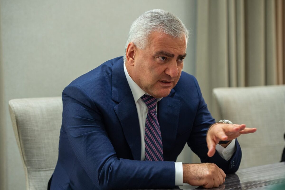 Samvel Karapetyan. Photo: https://yerevan.today/ru/eti-vlasti-prevratili-politicheskoe-pole-v-czirk-samvel-karapetyan/