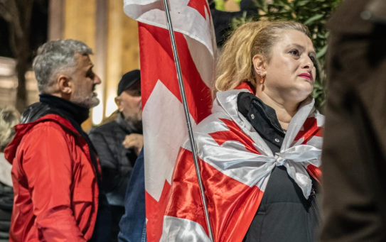Activists outside the parliament building. Screenshot from Publika photo from March 21, 2026, https://www.facebook.com/photo?fbid=1711578323575044&set=pb.100041686795244.-2207520000 (Meta, the company that owns the social network, is banned in Russia).