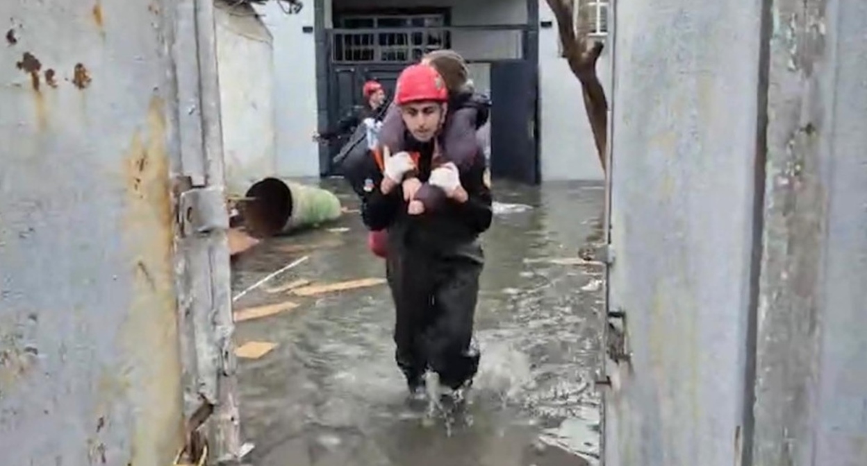Flooding in Azerbaijan. Photo by the Azerbaijani Ministry of Emergency Situations https://fhn.gov.az/az/melumatlar/fhn-metbuat-xidmetinin-melumati-video-foto-039cc3e1