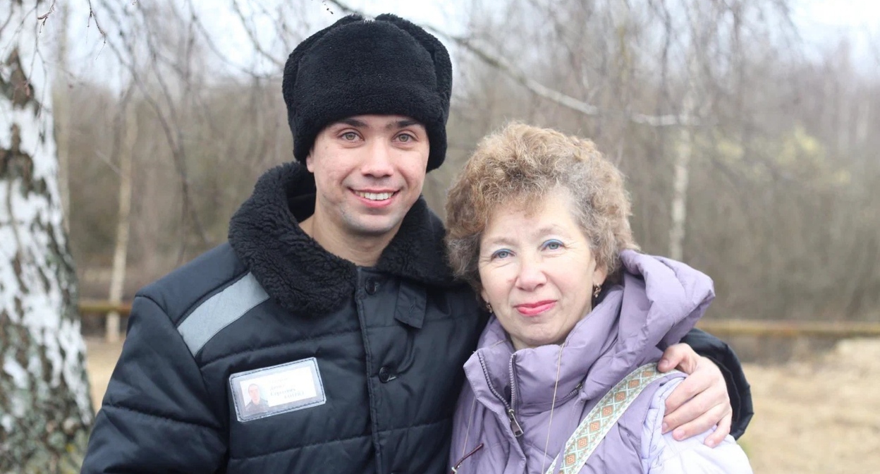 Danil Suvorov with his mother after his release from prison. April 2026. Photo from a website covering the persecution of Jehovah's Witnesses in Russia (396 Russian Jehovah's Witness organizations are designated as extremist, and their activities in Russia are banned by court order).