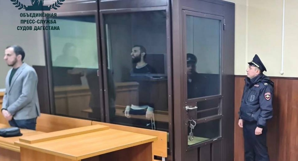 A court hearing for the suspect in the attack on doctors. Photo courtesy of the United Press Service of the Courts of Dagestan https://t.me/Femida_Dagestana/450