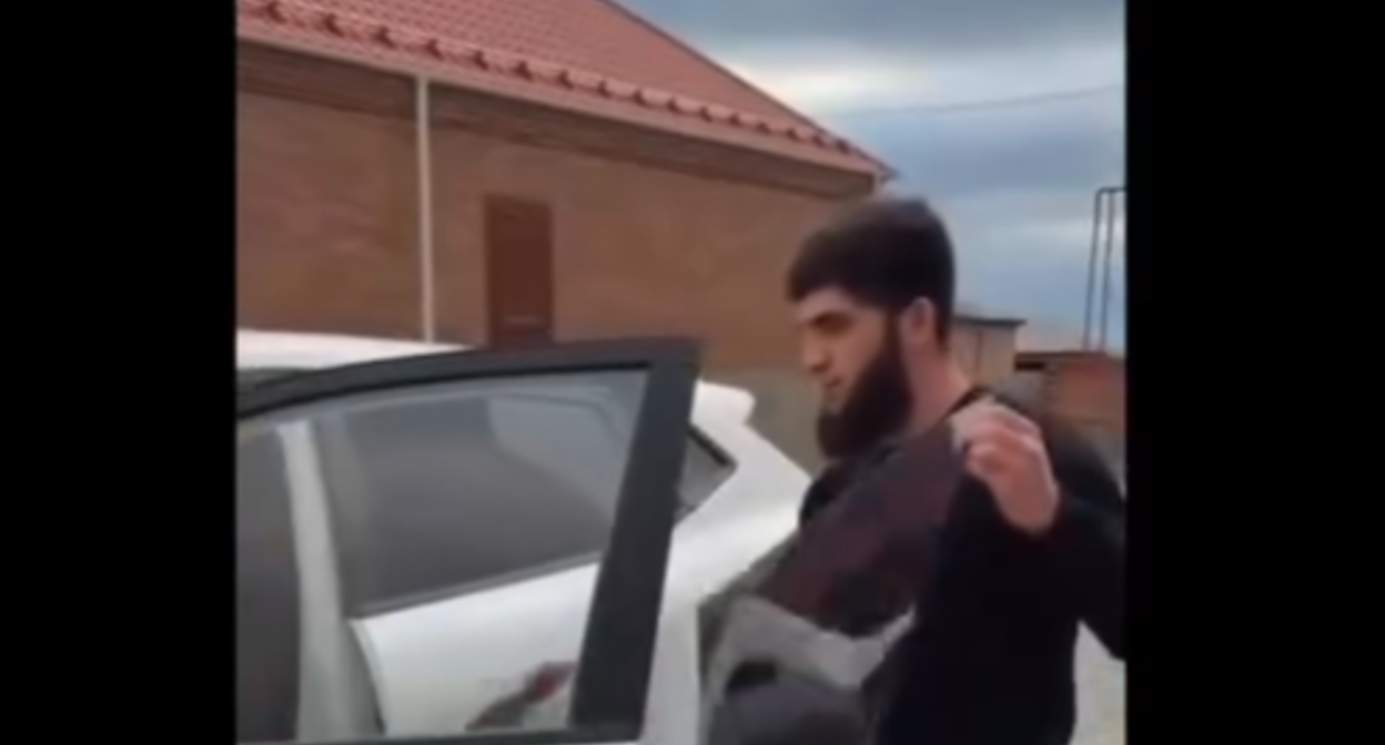 A Chechen resident was criticized for posting ads on social media. Still from the video "Emergency in Grozny" https://www.instagram.com/p/DXpK4pfjKcT/