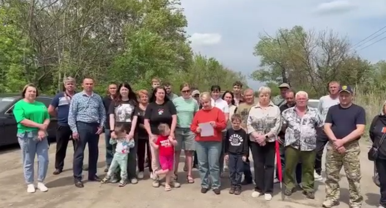 A still from a video message from Novocherkassk residents to President Putin regarding the emergency road and bridge. Photo: Bloknot-Rostov / Telegram channel
