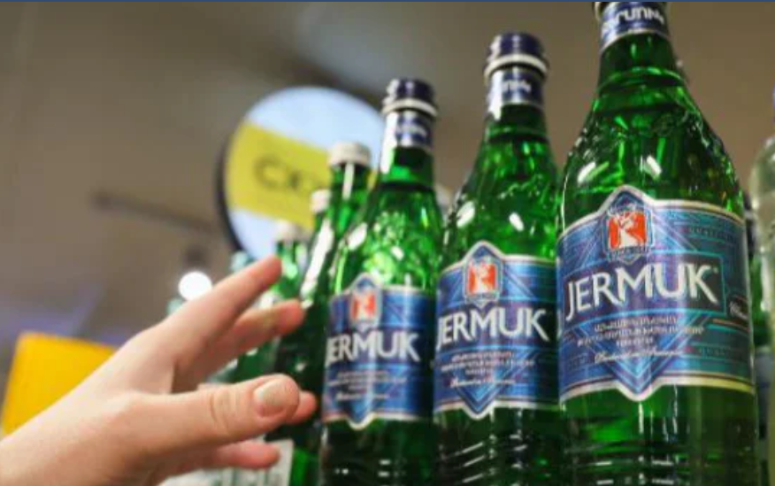 Jermuk Mineral Water. Photo screenshot: https://armlife.am/rrd-um-argelvel-e-37-mln-shish-jermuk-hanqayin-jri-vacharrqy/ Jermuk Mineral Water. Photo screenshot: https://armlife.am/rrd-um-argelvel-e-37-mln-shish-jermuk-hanqayin-jri-vacharrqy/