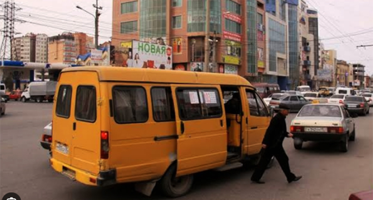 A minibus in Makhachkala. Photo: https://www.riadagestan.ru/