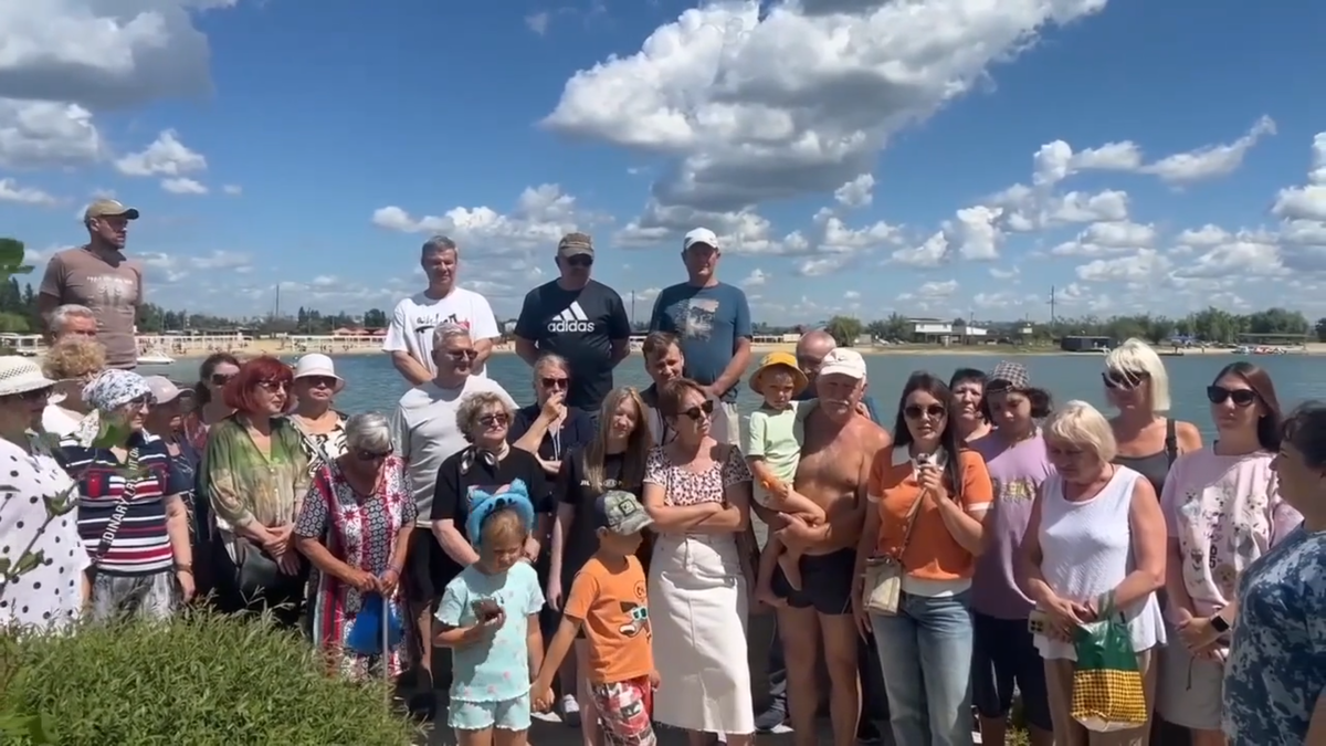A still from a video message from Bataysk residents complaining about a polluted lake. Photo: Bloknot Rostov-on-Don / VKontakte A still from a video message from Bataysk residents complaining about a polluted lake. Photo: Bloknot Rostov-on-Don / VKontakte