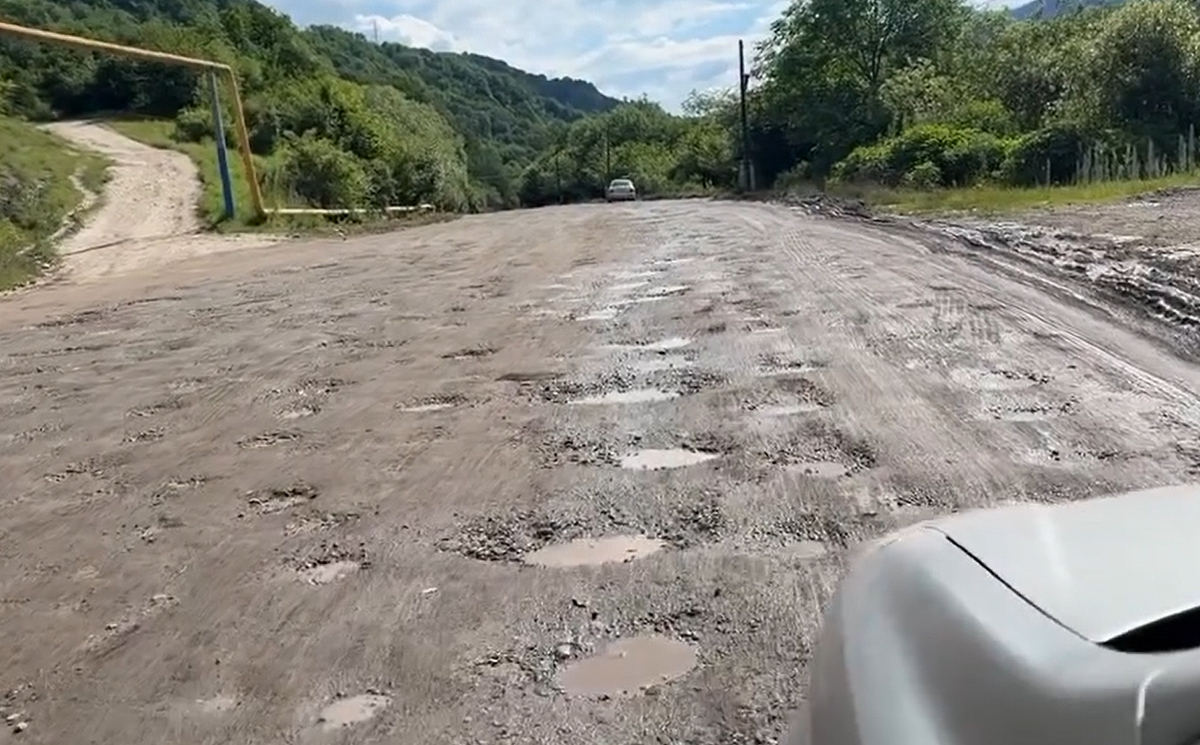 The road from the village of Lechinkai to Lower Chegem. Frame from the video https://www.instagram.com/_07_kbr/reel/DaSnbMlAm-H (the activities of the company Meta (which owns Facebook, Instagram, and WhatsApp) are banned in Russia)