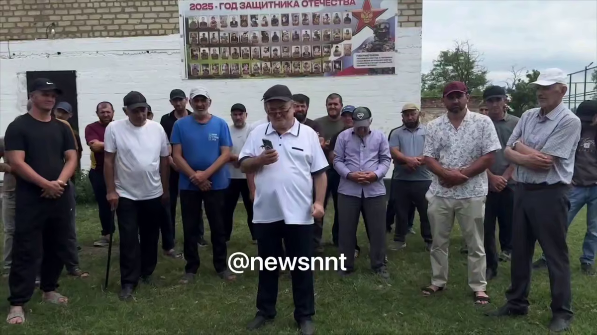 Frame from the video appeal of the residents of Samilakh in Dagestan complaining about the lack of basic infrastructure. Photo: NN News / Telegram channel