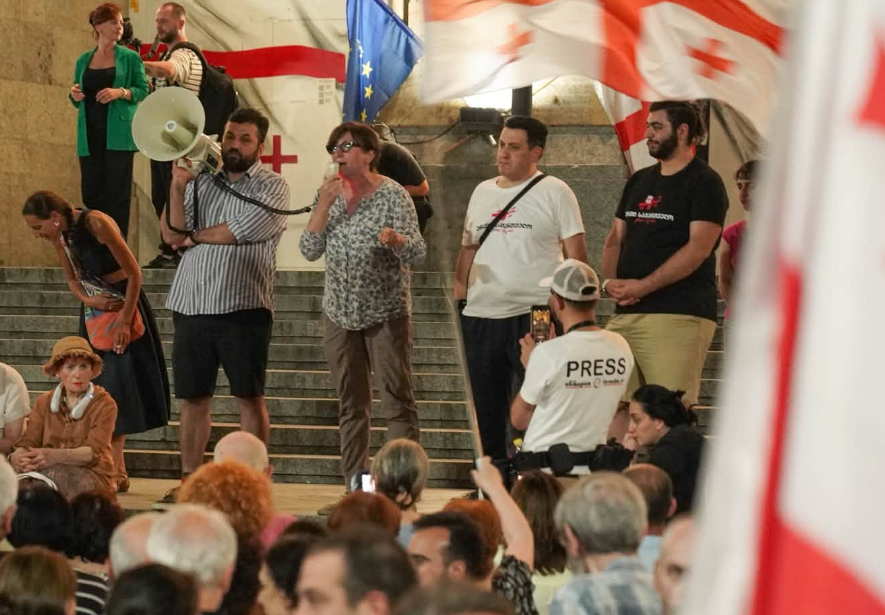 Protest action near the Parliament of Georgia. Screenshot photo Mo Se from 22.07.26, https://www.facebook.com/photo/?fbid=4378817919099613&set=pcb.4378819872432751 (the activities of the company Meta, which owns the social network, are banned in Russia)