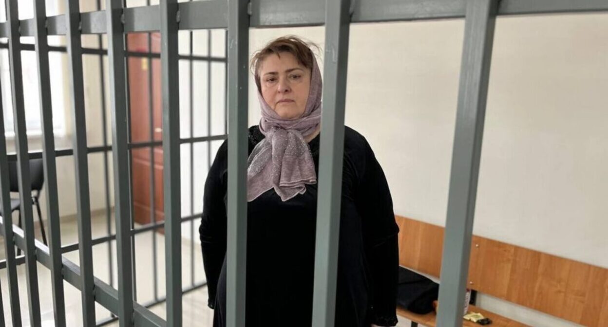 Zarema Musaeva in court. Screenshot of a photo in the Telegram channel "Bakar Yangulbaev" Zarema Musaeva in court. Screenshot of a photo in the Telegram channel "Bakar Yangulbaev"