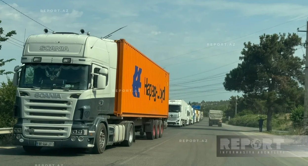 Truck drivers from Azerbaijan complained about delays when entering Georgia. Photo: Report / https://report.az/ru/v-regione/azerbajdzhanskie-dalnobojshiki-v-gruzii-nedelyami-ne-mogut-projti-tamozhnyu-v-mid-napravlen-zapros Truck drivers from Azerbaijan complained about delays when entering Georgia. Photo: Report / https://report.az/ru/v-regione/azerbajdzhanskie-dalnobojshiki-v-gruzii-nedelyami-ne-mogut-projti-tamozhnyu-v-mid-napravlen-zapros