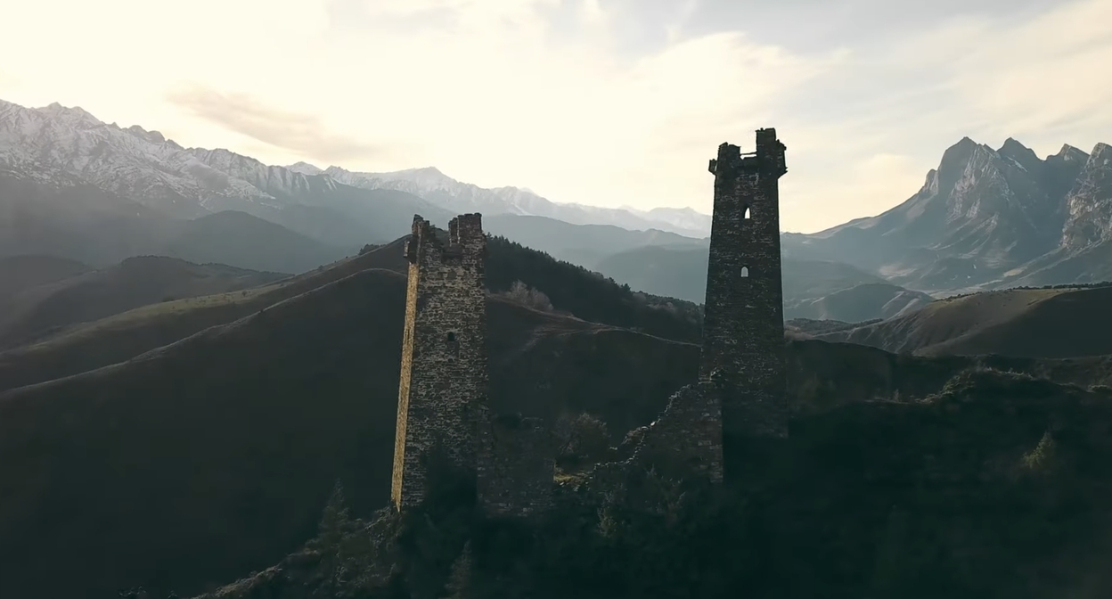 The medieval tower complex "Towers of Two Rivals." Frame from the video Ingushetia Guide / YouTube