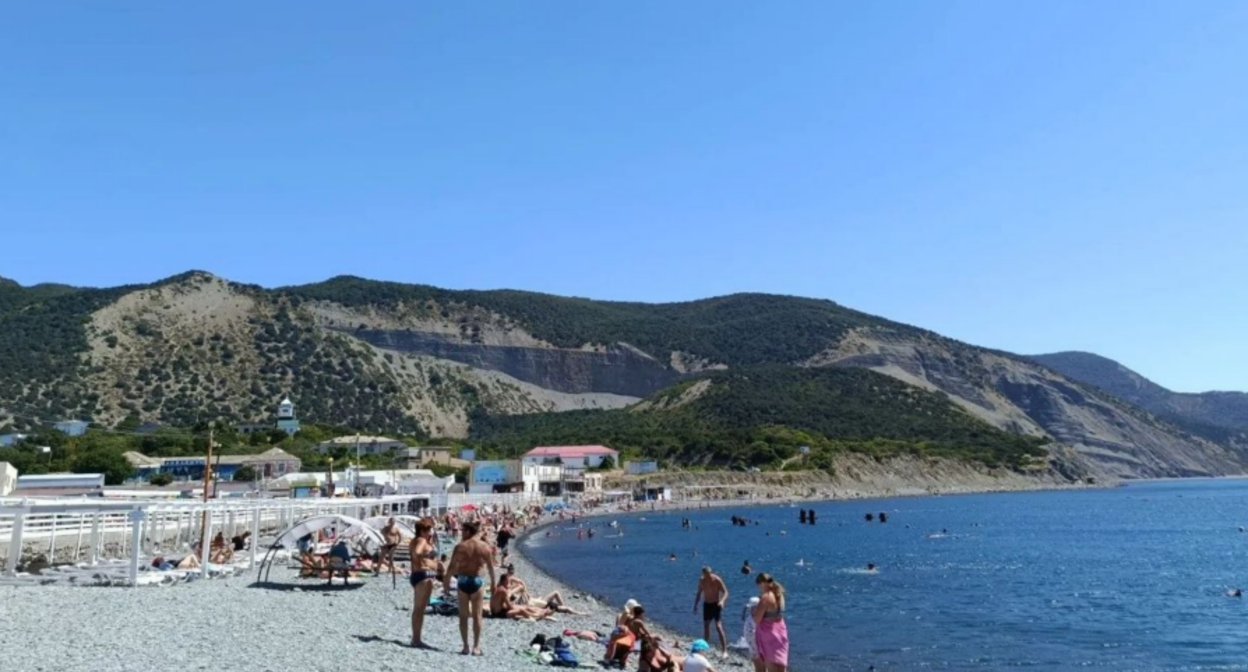 Beach in Anapa. Screenshot by Yuri Ozarovsky, https://t.me/MoreOz/130753