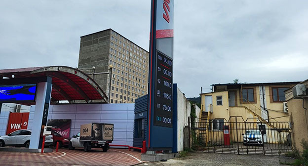 Refueling in Makhachkala. August 16, 2026. Photo by Oleg Ionov for "Caucasian Knot". Refueling in Makhachkala. August 16, 2026. Photo by Oleg Ionov for "Caucasian Knot".