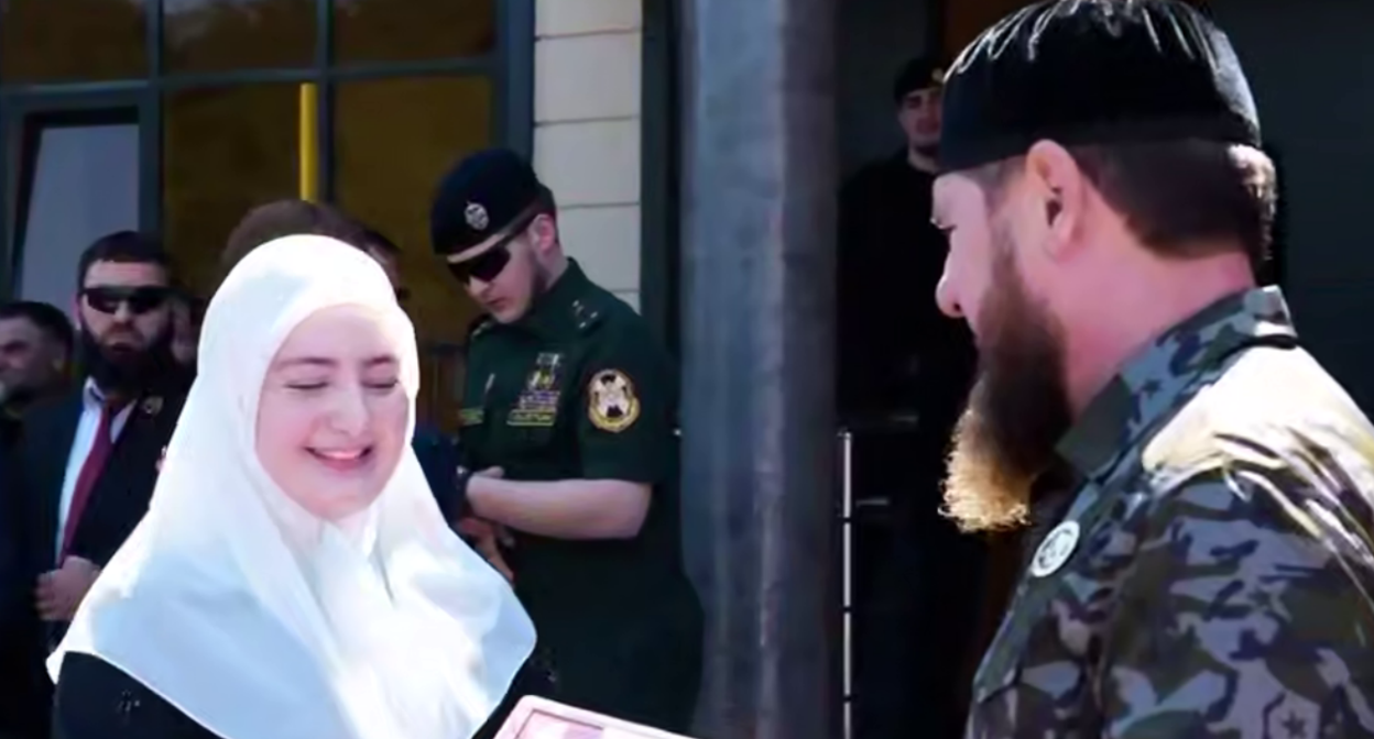 Ramzan Kadyrov awards his daughter with a medal. Frame from the video dated 21.08.26, https://t.me/MDaudov_95/3175 Ramzan Kadyrov awards his daughter with a medal. Frame from the video dated 21.08.26, https://t.me/MDaudov_95/3175