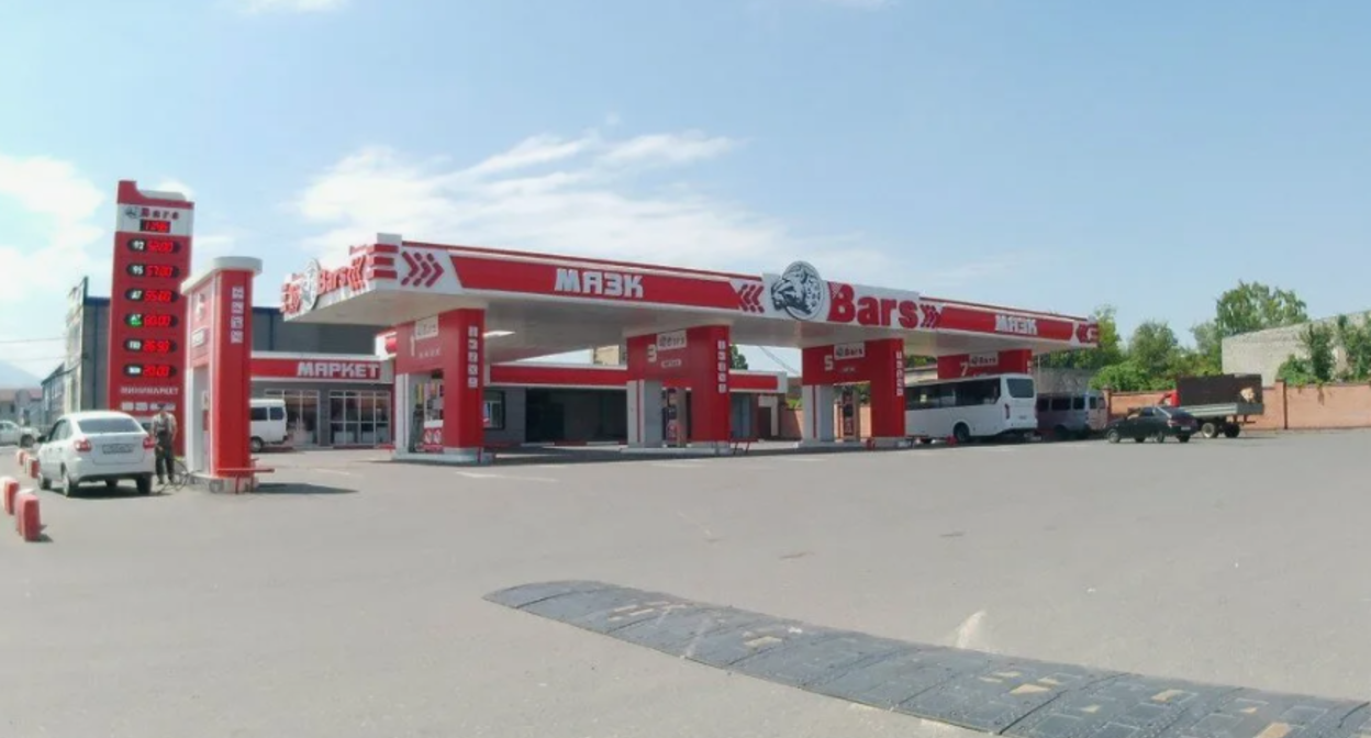 The gas station "Bars" agreed to lower prices. Screenshot from the "Yandex Maps" service, https://yandex.ru/maps/org/bars/15573898142/?ll=44.643593%2C43.060809&z=13
