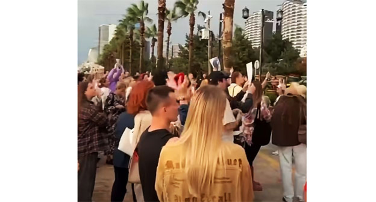 Participants of the rally near the Sea View restaurant in Batumi. August 31, 2026. Screenshot of the video https://t.me/Tbilisi_life/48403 Participants of the rally near the Sea View restaurant in Batumi. August 31, 2026. Screenshot of the video https://t.me/Tbilisi_life/48403