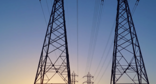 Power lines. A still from a video on the YouTube channel Energon, https://www.youtube.com/watch?v=BSpaL_0alGU