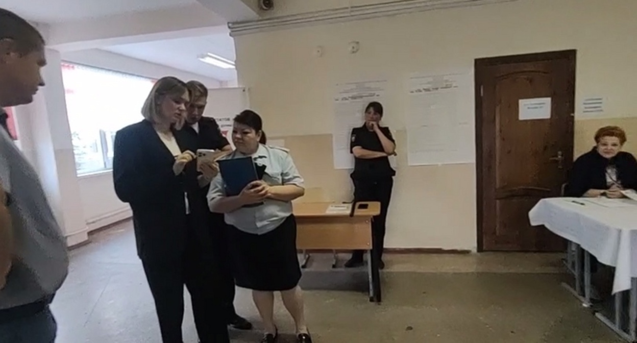 Representatives of law enforcement at the polling station in Krasnodar. September 20, 2026. Frame from the video from the Telegram channel "TIK Zapadnaya voting 2026" https://t.me/tikzapad/94 Representatives of law enforcement at the polling station in Krasnodar. September 20, 2026. Frame from the video from the Telegram channel "TIK Zapadnaya voting 2026" https://t.me/tikzapad/94