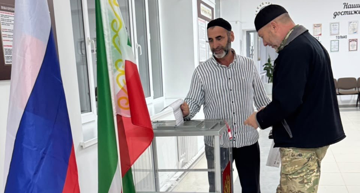 At the polling station. Photo by the press service of the Chechen election commission, https://vk.ru/wall-206122948_1502