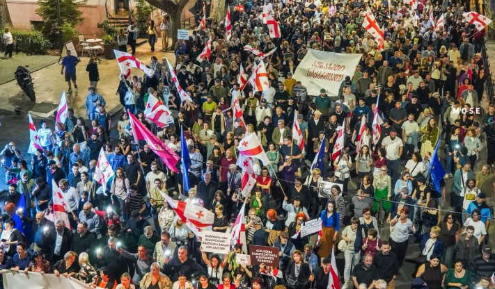 March in Tbilisi. Screenshot photo Mo Se from 27.09.26, https://www.facebook.com/photo?fbid=4447511558896915&set=pcb.4447514758896595 (the activities of the Meta company, which owns the social network, are banned in Russia)