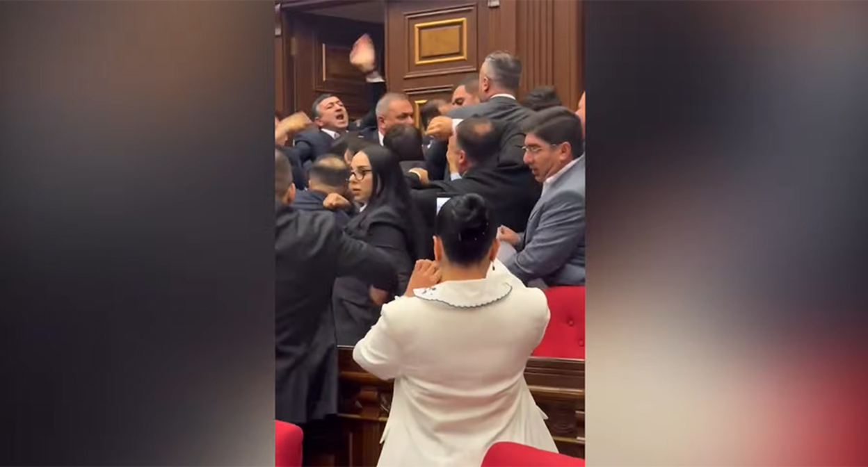 Fight in the Armenian parliament. Frame from the video https://www.youtube.com/watch?v=a5vsY05cfpA