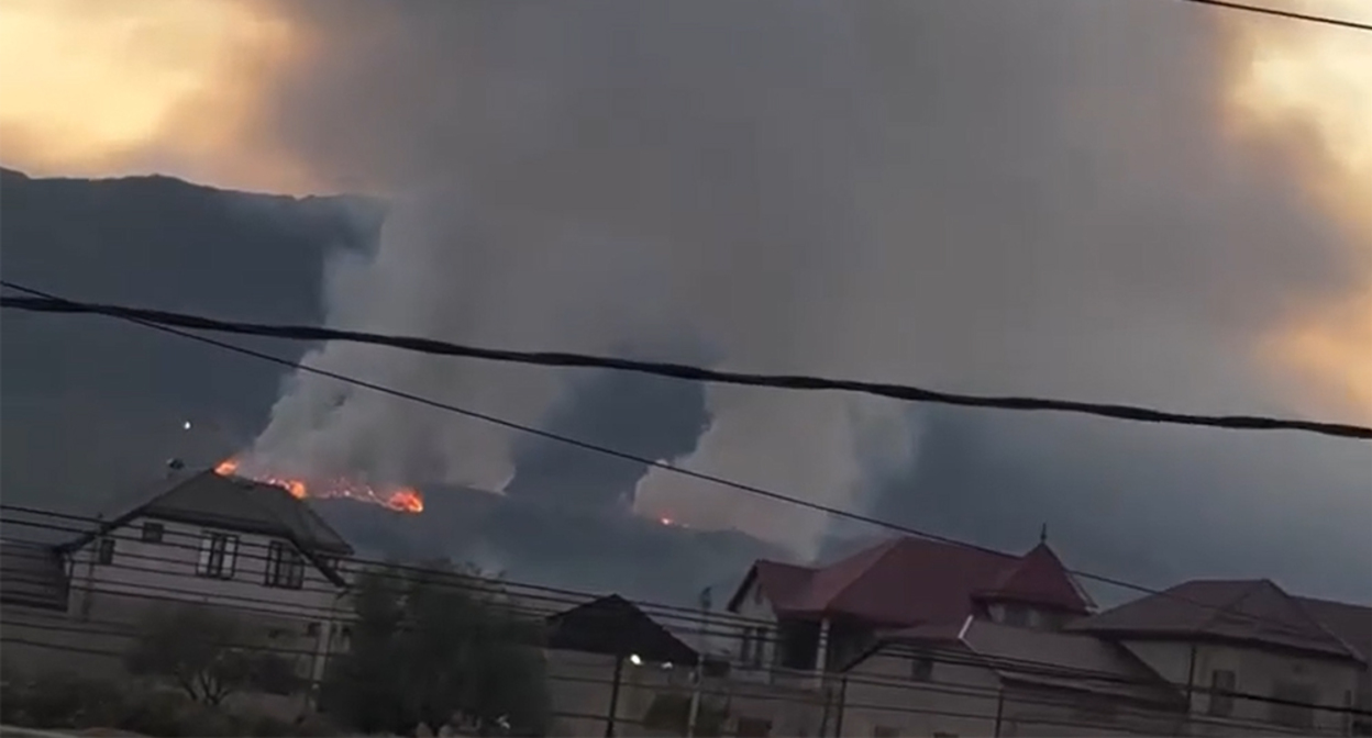 Fire at the landfill near Makhachkala. Frame from the video https://www.instagram.com/p/DeU0NwVx3Pi (the activities of the Meta company (owner of Facebook, Instagram, and WhatsApp) are banned in Russia) Fire at the landfill near Makhachkala. Frame from the video https://www.instagram.com/p/DeU0NwVx3Pi (the activities of the Meta company (owner of Facebook, Instagram, and WhatsApp) are banned in Russia)