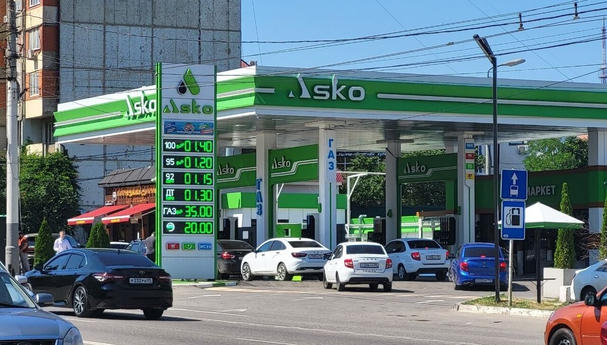 Gas station in Makhachkala. Photo by the correspondent of "Caucasian Knot". Gas station in Makhachkala. Photo by the correspondent of "Caucasian Knot".