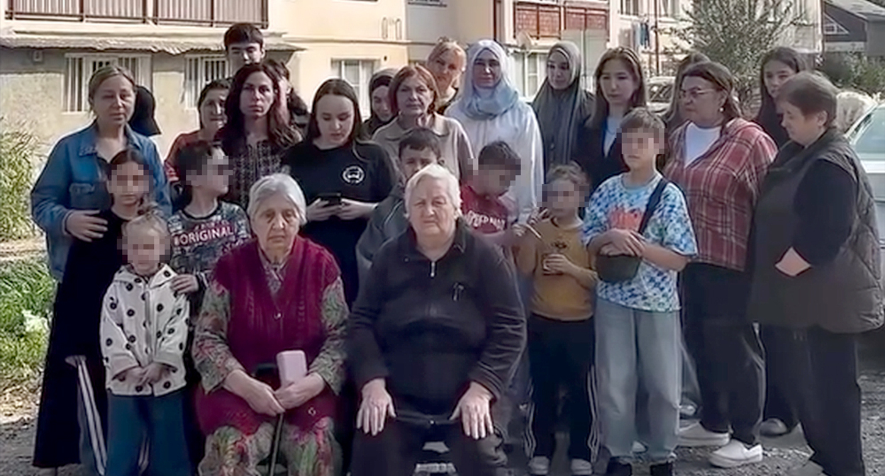 Residents of the house on Kalmykova Street in Nalchik are recording a collective video appeal. A frame from the video https://www.instagram.com/p/Deqf6ArMxvi (the activities of the company Meta (which owns Facebook, Instagram, and WhatsApp) are banned in Russia)
